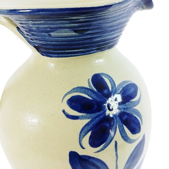 Pitcher Williamsburg Salt Glazed Pottery Blue Floral Blue Rimmed Lip WPF 2001 - Picture 6 of 9